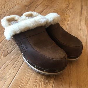 Ugg clogs